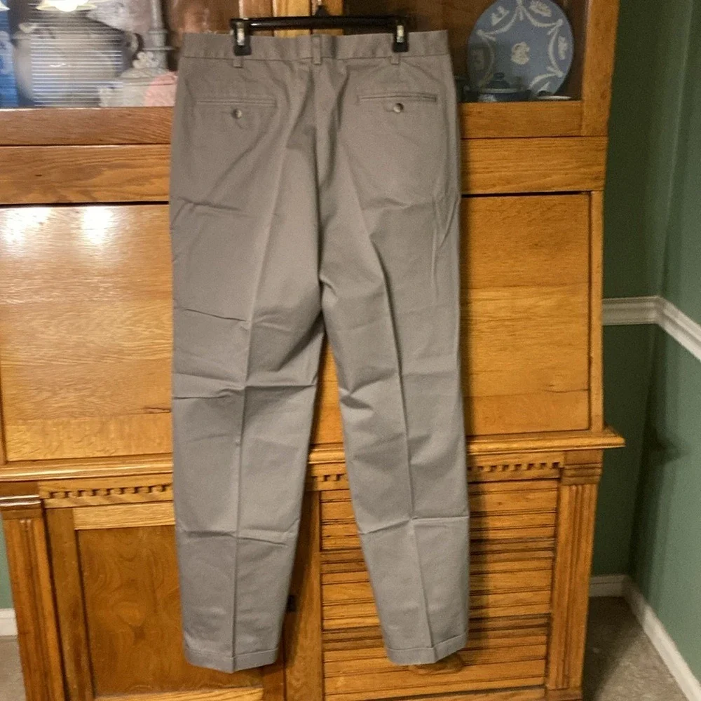 Jos. A. Bank Traveler's Collection‎ Pleated Chinos Mens 36x34 Grey Cotton Pants